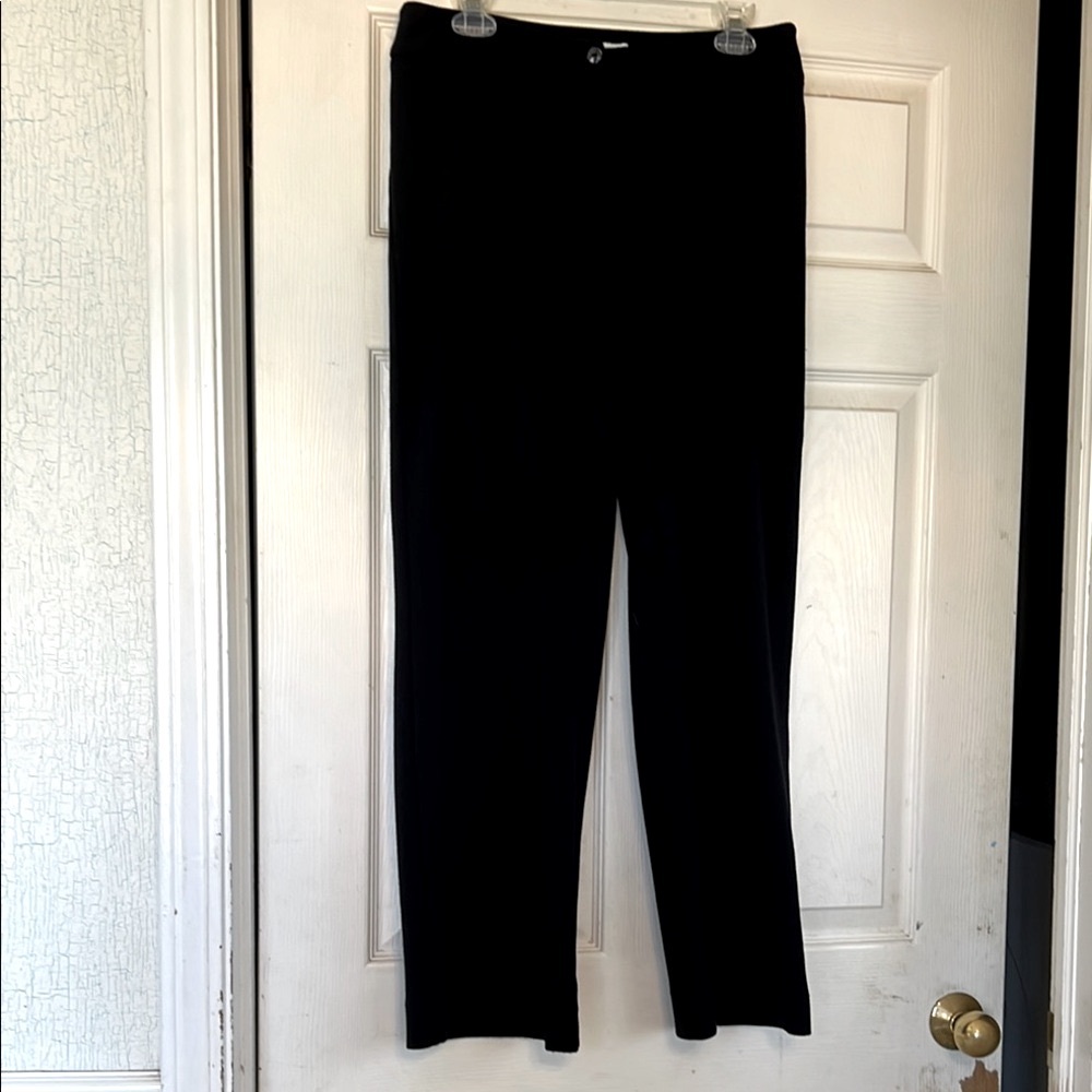 CHICOS Black Straight Leg Pants 
Size 1.5